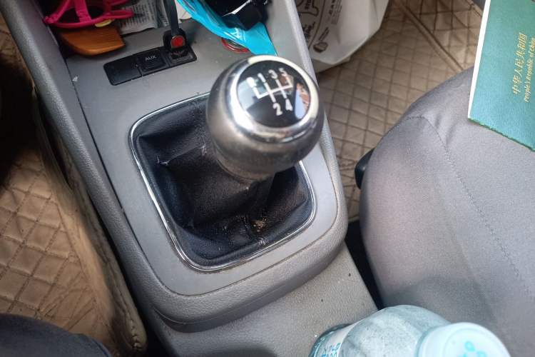 Used Volkswagen Bora 2012 1.6L Manual Stylish & Great Value Edition Gear Lever