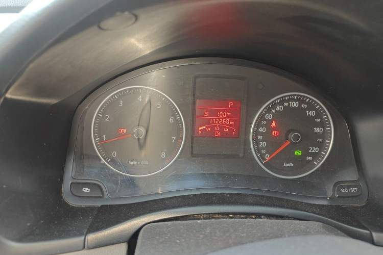 Used Volkswagen Bora 2012 1.6L Automatic Comfort Edition Instrument Cluster