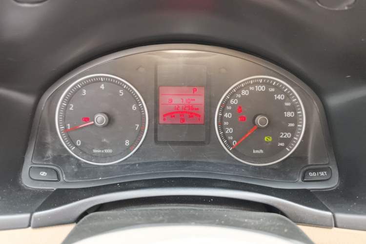 Used Volkswagen Bora 2012 1.6L Automatic Comfort Edition Instrument Cluster
