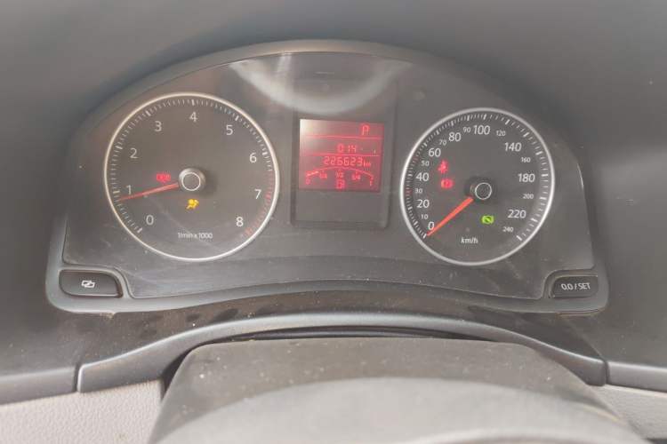 Used Volkswagen Bora 2012 1.6L Automatic Fashion Edition Instrument Cluster