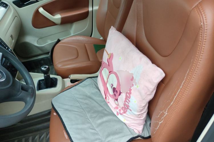 Used Volkswagen Bora 2012 1.6L Manual Fashion Edition Left Front Seat