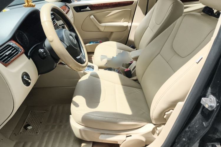 Used Volkswagen Bora 2012 1.6L Automatic Comfort Edition Left Front Seat