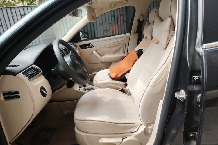 Used Volkswagen Bora 2012 1.6L Automatic Fashion Edition Left Front Seat