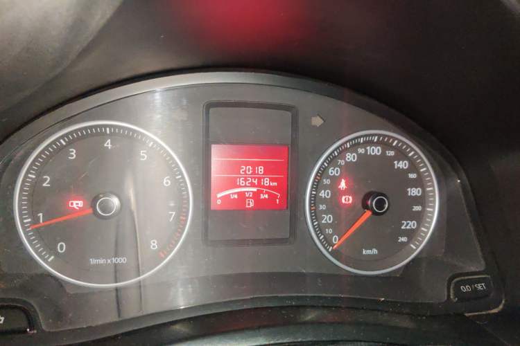 Used Volkswagen Bora 2012 1.6L Manual Comfort Model Odometer Close Up
