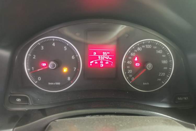 Used Volkswagen Bora 2012 1.6L Manual Fashion Edition Odometer Close Up