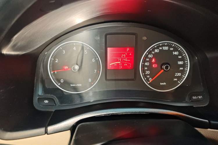 Used Volkswagen Bora 2012 1.6L Automatic Fashion Edition Odometer Close Up