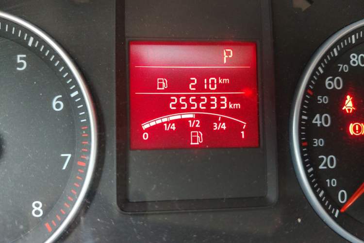 Used Volkswagen Bora 2012 1.6L Automatic Fashion Edition Odometer Close Up