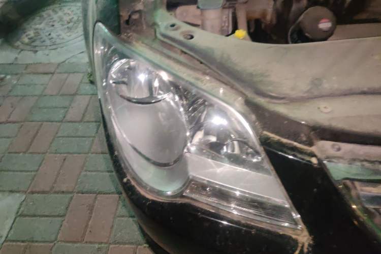 Used Volkswagen Bora 2012 1.6L Manual Comfort Model Right Front Headlight