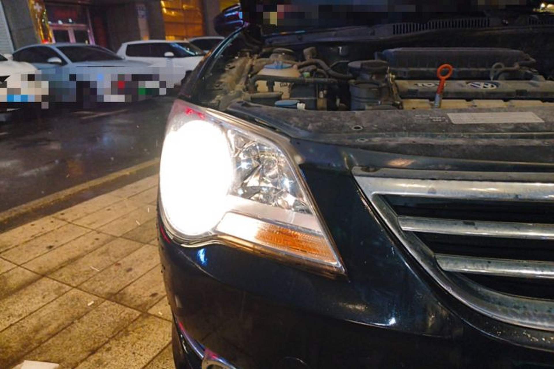 Used Volkswagen Bora 2012 1.6L Automatic Fashion Edition Right Front Headlight