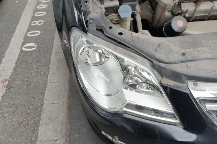 Used Volkswagen Bora 2012 1.6L Manual Fashion Edition Right Front Headlight