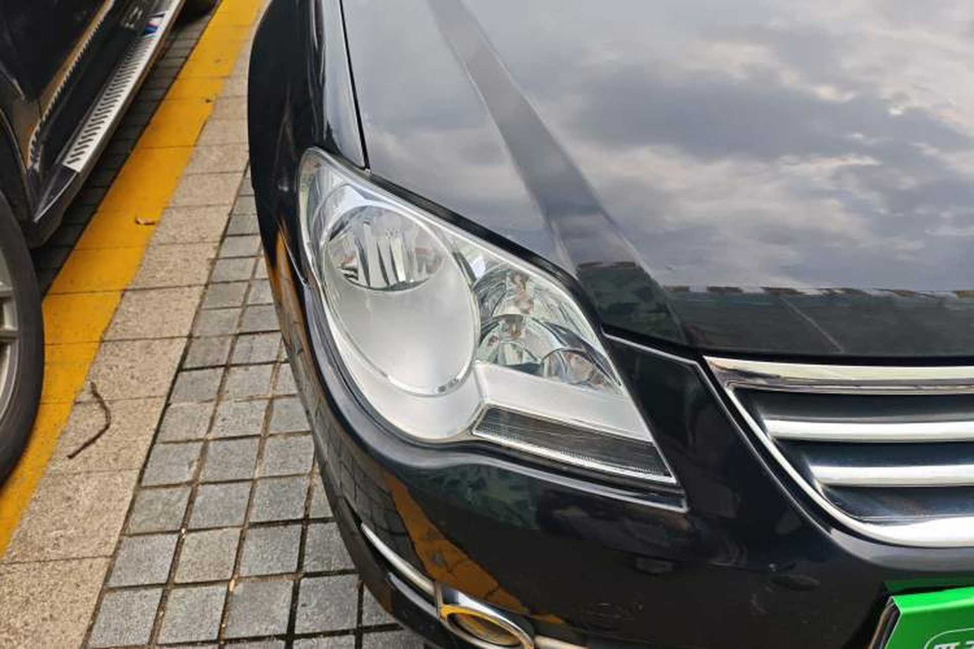 Used Volkswagen Bora 2012 1.6L Manual Stylish & Great Value Edition Right Front Headlight