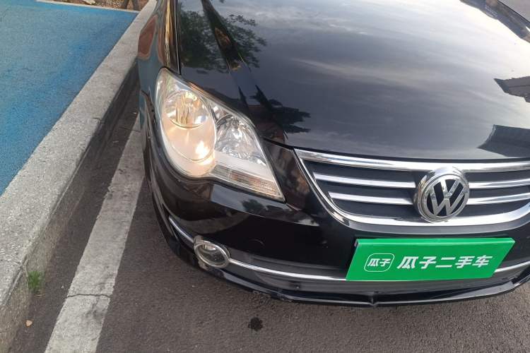 Used Volkswagen Bora 2012 1.6L Manual Stylish & Great Value Edition Right Front Headlight