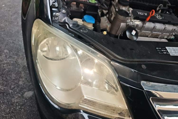 Used Volkswagen Bora 2012 1.6L Automatic Fashion Edition Right Front Headlight
