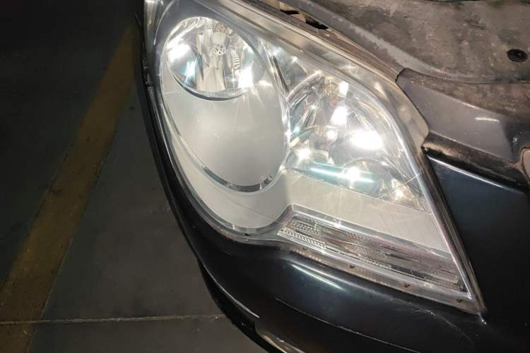 Used Volkswagen Bora 2012 1.6L Automatic Fashion Edition Right Front Headlight