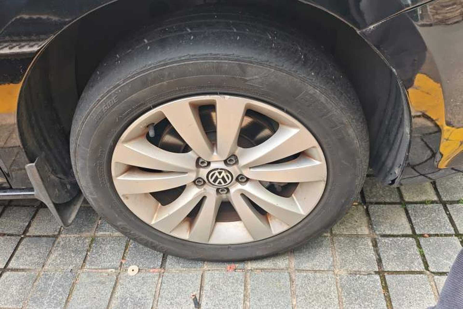 Used Volkswagen Bora 2012 1.6L Manual Stylish & Great Value Edition Right Front Wheel Hub