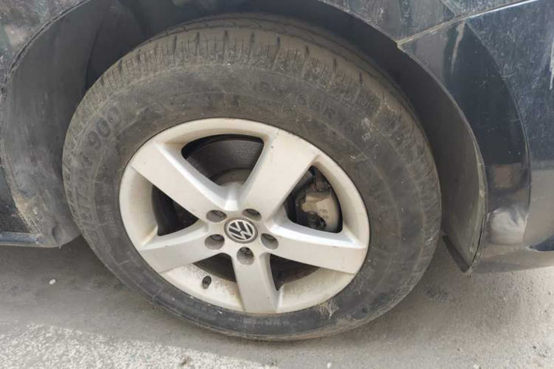 Used Volkswagen Bora 2012 1.6L Automatic Fashion Edition Right Front Wheel Hub