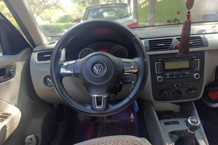 Used Volkswagen Bora 2012 1.6L Manual Fashion Edition Steering Wheel