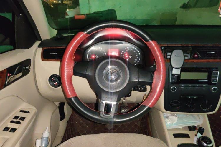 Used Volkswagen Bora 2012 1.6L Manual Comfort Model Steering Wheel