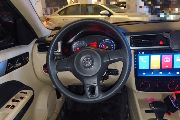 Used Volkswagen Bora 2012 1.6L Automatic Fashion Edition Steering Wheel