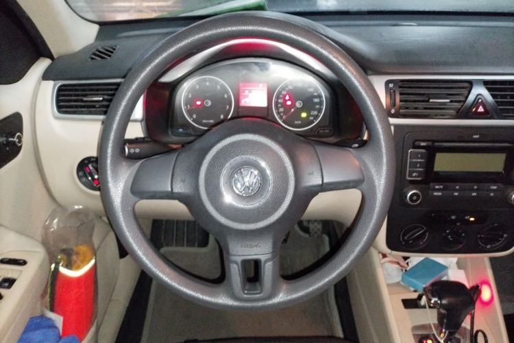Used Volkswagen Bora 2012 1.6L Automatic Fashion Edition Steering Wheel