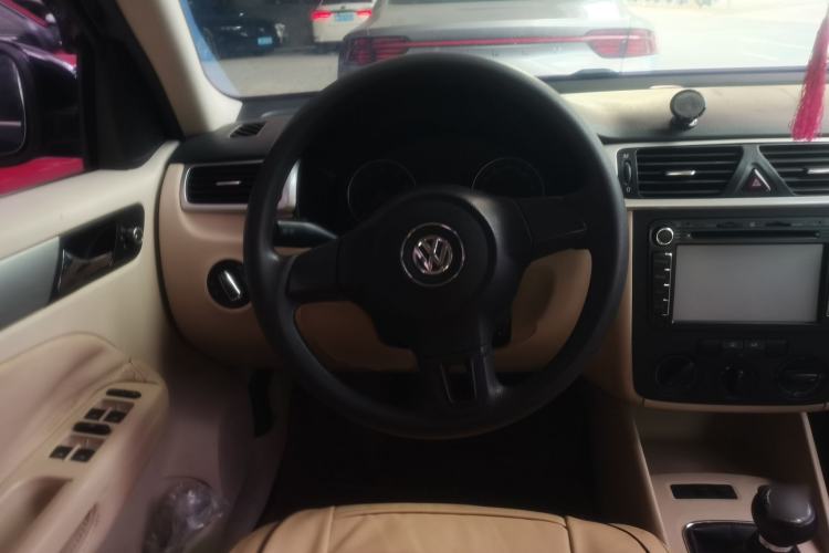 Used Volkswagen Bora 2012 1.6L Manual Fashion Edition Steering Wheel