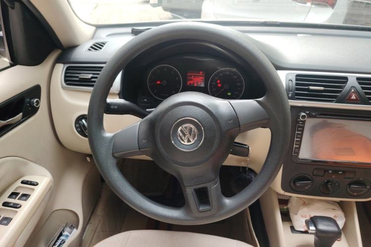 Used Volkswagen Bora 2012 1.6L Automatic Fashion Edition Steering Wheel