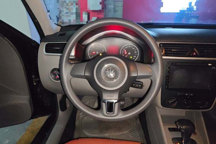 Used Volkswagen Bora 2012 1.6L Automatic Fashion Edition Steering Wheel