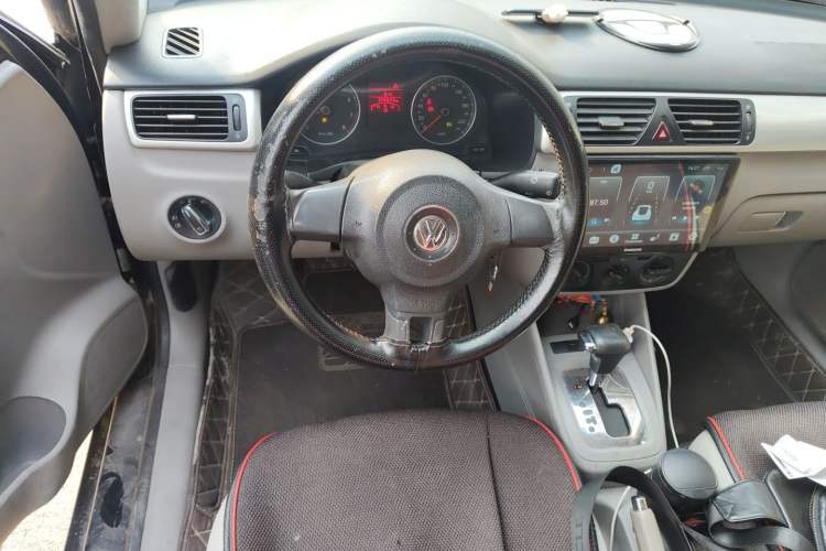Used Volkswagen Bora 2012 1.6L Automatic Fashion Edition Steering Wheel