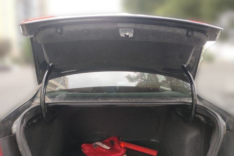 Used Volkswagen Bora 2012 1.6L Manual Fashion Edition Trunk