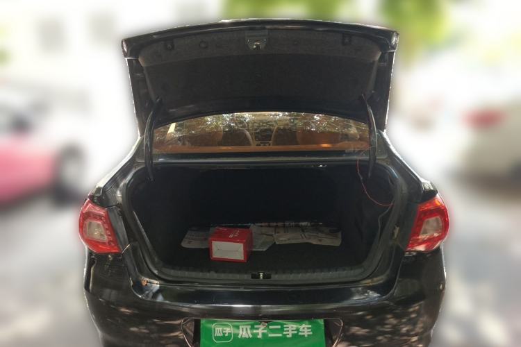 Used Volkswagen Bora 2012 1.6L Manual Fashion Edition Trunk