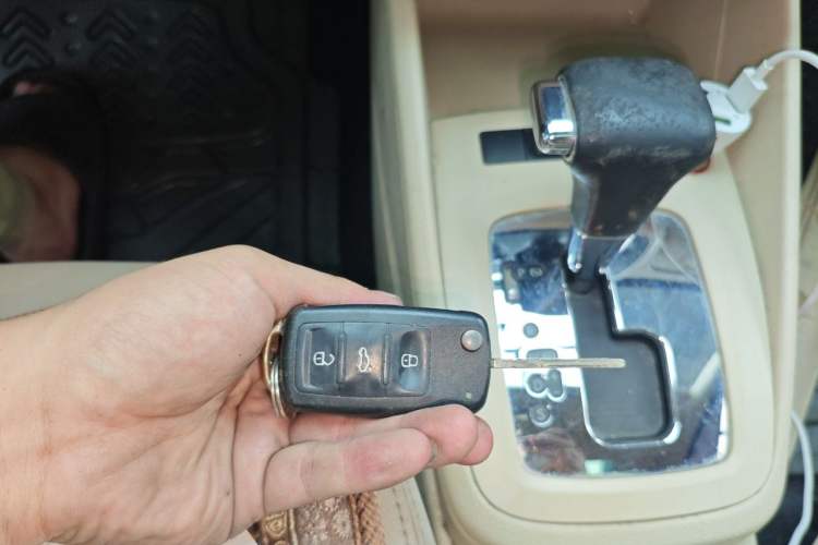 Used Volkswagen Bora 2012 1.6L Automatic Comfort Edition Vehicle Key