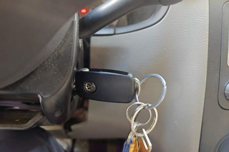 Used Volkswagen Bora 2012 1.6L Manual Fashion Edition Vehicle Key