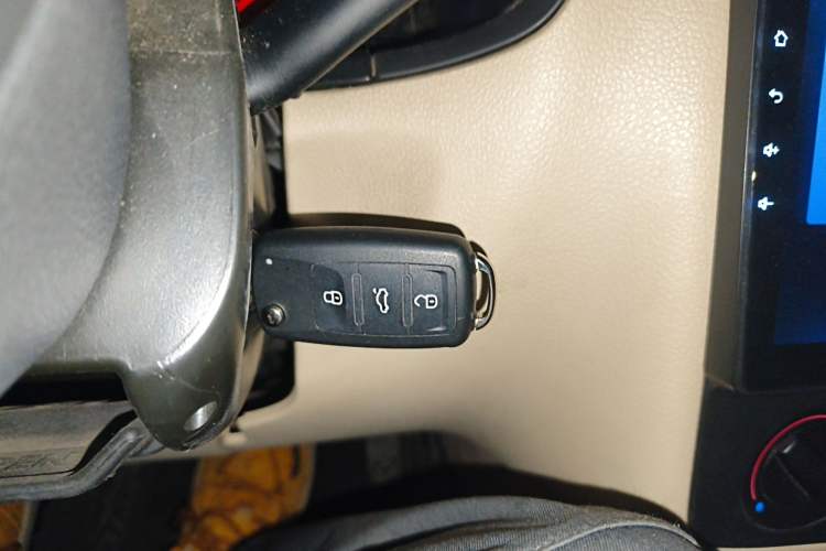Used Volkswagen Bora 2012 1.6L Automatic Fashion Edition Vehicle Key