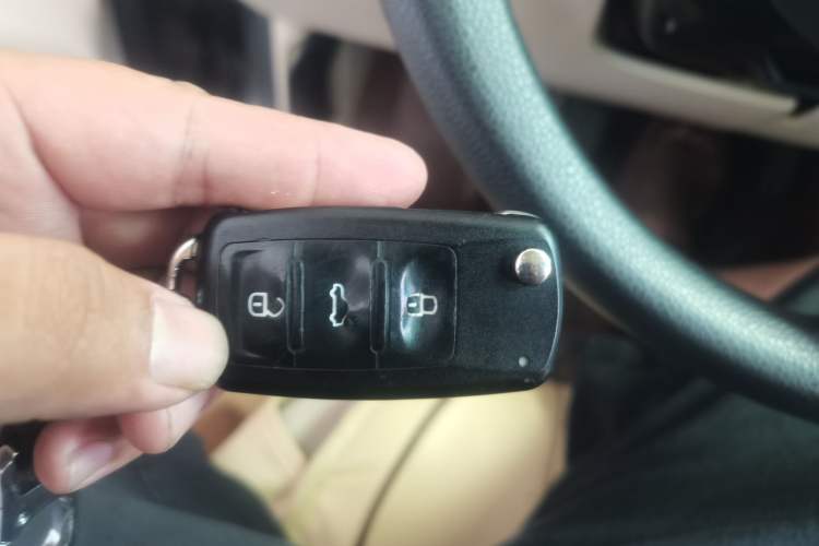Used Volkswagen Bora 2012 1.6L Manual Fashion Edition Vehicle Key