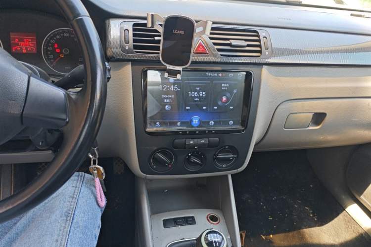 Used Volkswagen Bora 2012 1.6L Manual Comfort Model Audio And AC Panel