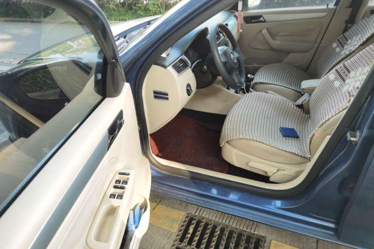 Used Volkswagen Bora 2012 1.6L Manual Fashion Edition Driver Seat