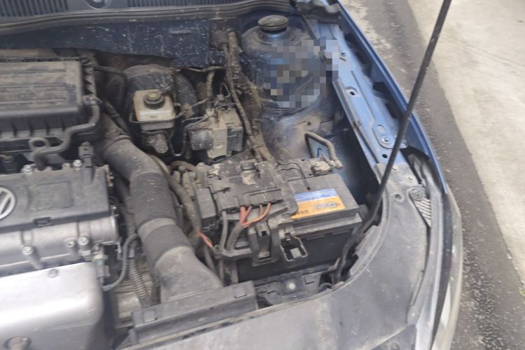 Used Volkswagen Bora 2012 1.6L Automatic Fashion Edition Engine Bay Left