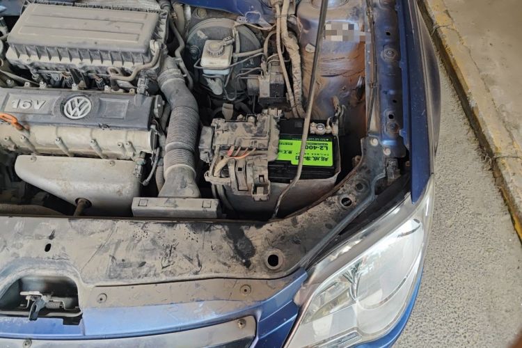 Used Volkswagen Bora 2012 1.6L Manual Fashion Edition Engine Bay Left