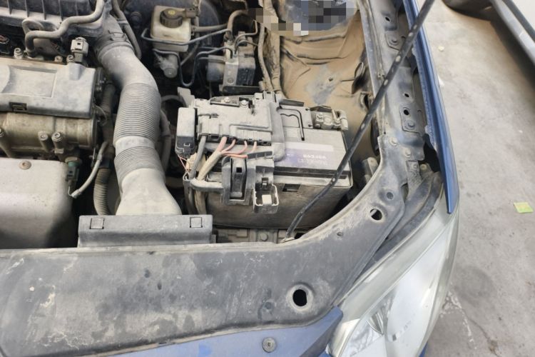 Used Volkswagen Bora 2012 1.6L Manual Fashion Edition Engine Bay Left