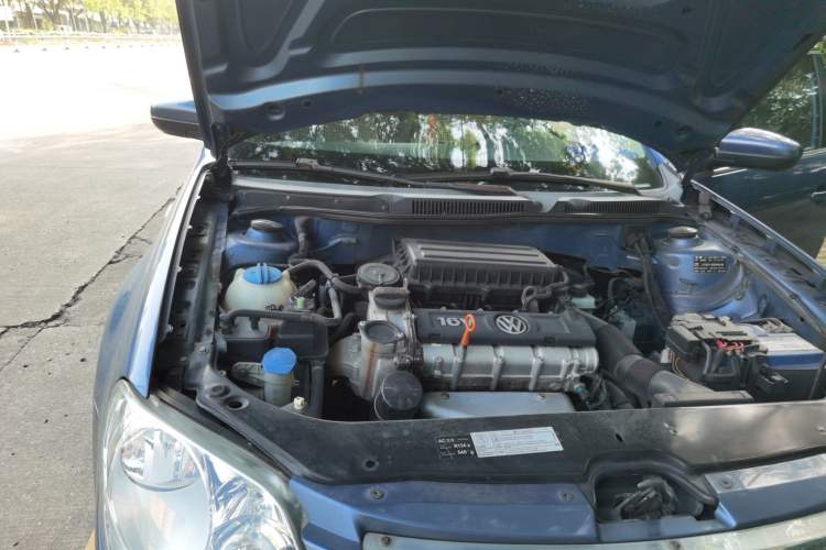 Used Volkswagen Bora 2012 1.6L Manual Fashion Edition Engine Bay Right