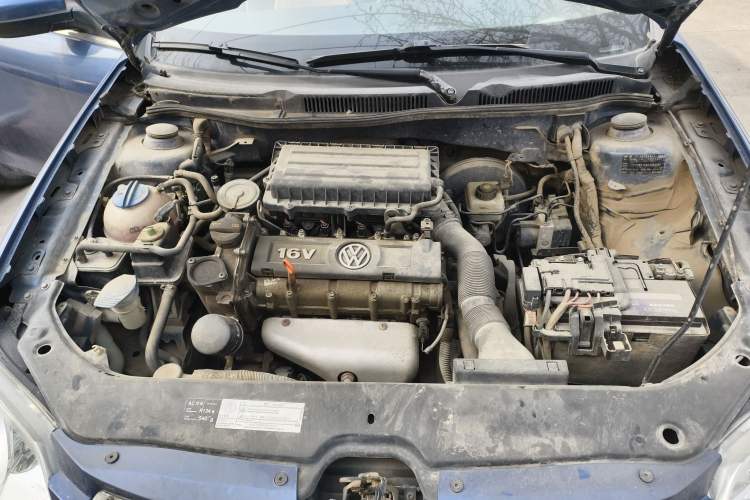 Used Volkswagen Bora 2012 1.6L Manual Fashion Edition Engine Bay