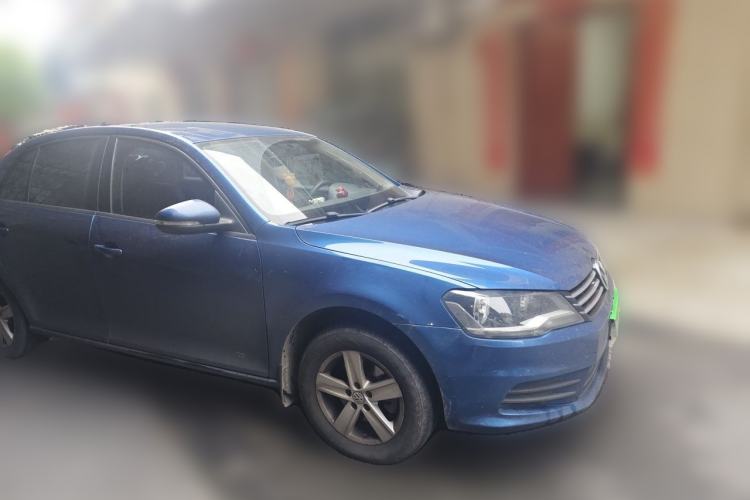 Used Volkswagen Bora 2012 1.6L Automatic Fashion Edition Front Right 45 Deg