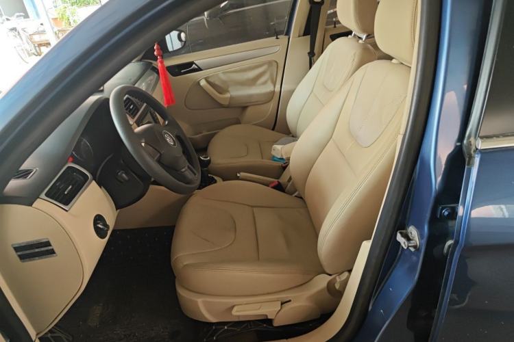 Used Volkswagen Bora 2012 1.6L Manual Fashion Edition Left Front Seat