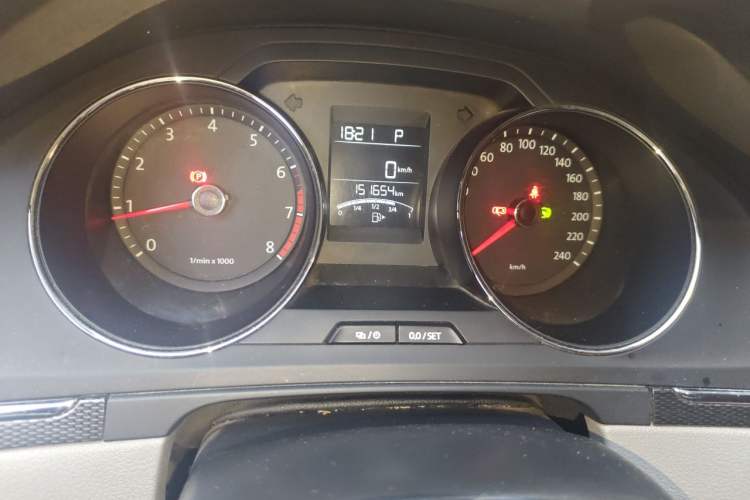 Used Volkswagen Bora 2012 1.6L Automatic Fashion Edition Odometer Close Up
