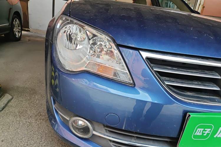 Used Volkswagen Bora 2012 1.6L Manual Fashion Edition Right Front Headlight