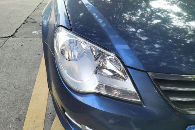 Used Volkswagen Bora 2012 1.6L Manual Fashion Edition Right Front Headlight