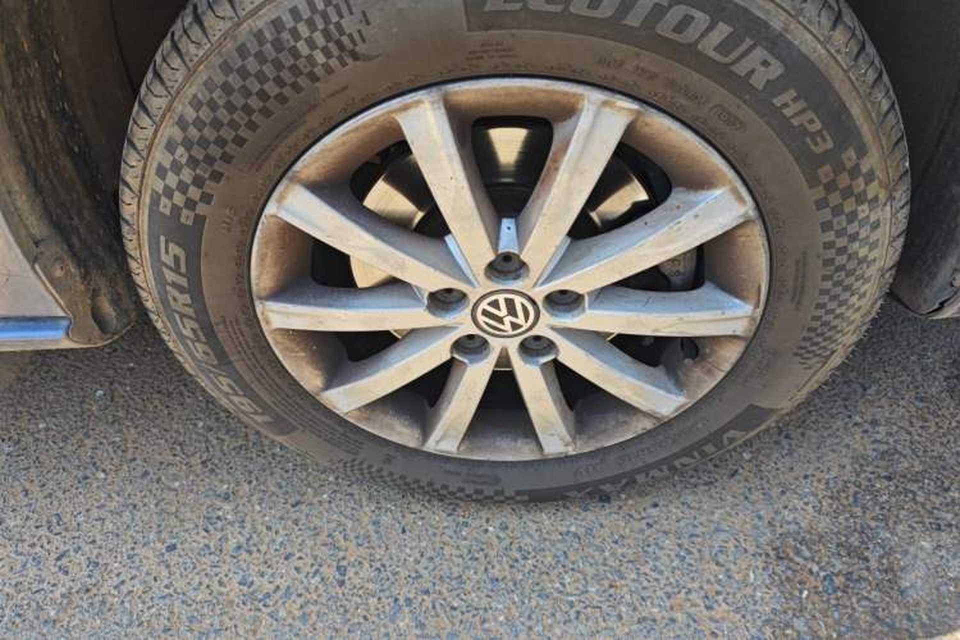 Used Volkswagen Bora 2012 1.6L Manual Comfort Model Right Front Wheel Hub