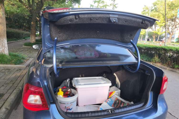 Used Volkswagen Bora 2012 1.6L Manual Fashion Edition Trunk