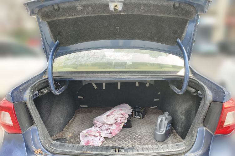 Used Volkswagen Bora 2012 1.6L Manual Fashion Edition Trunk