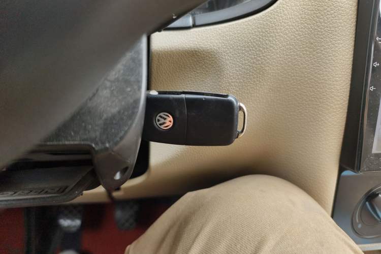 Used Volkswagen Bora 2012 1.6L Manual Fashion Edition Vehicle Key